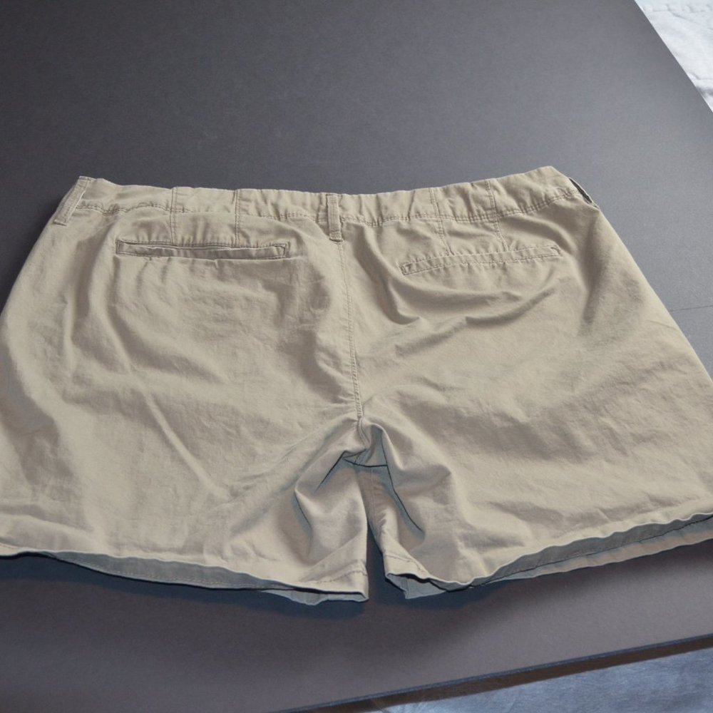 Shorts - Picture 8 of 8